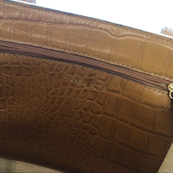 EUC Michael Kors Fulton Canvas Tote/Purse - Picture 8 of 8